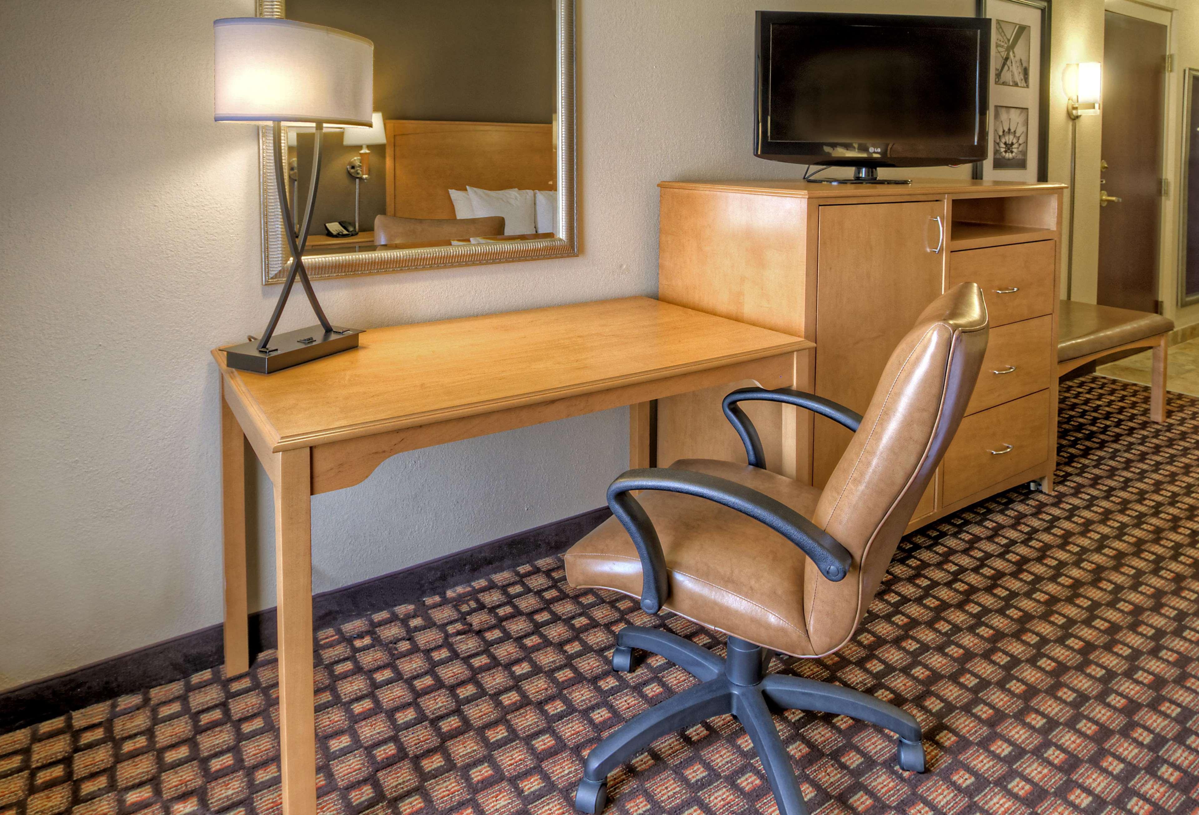 Hampton Inn & Suites Nashville-Vanderbilt-Elliston Place Екстериор снимка