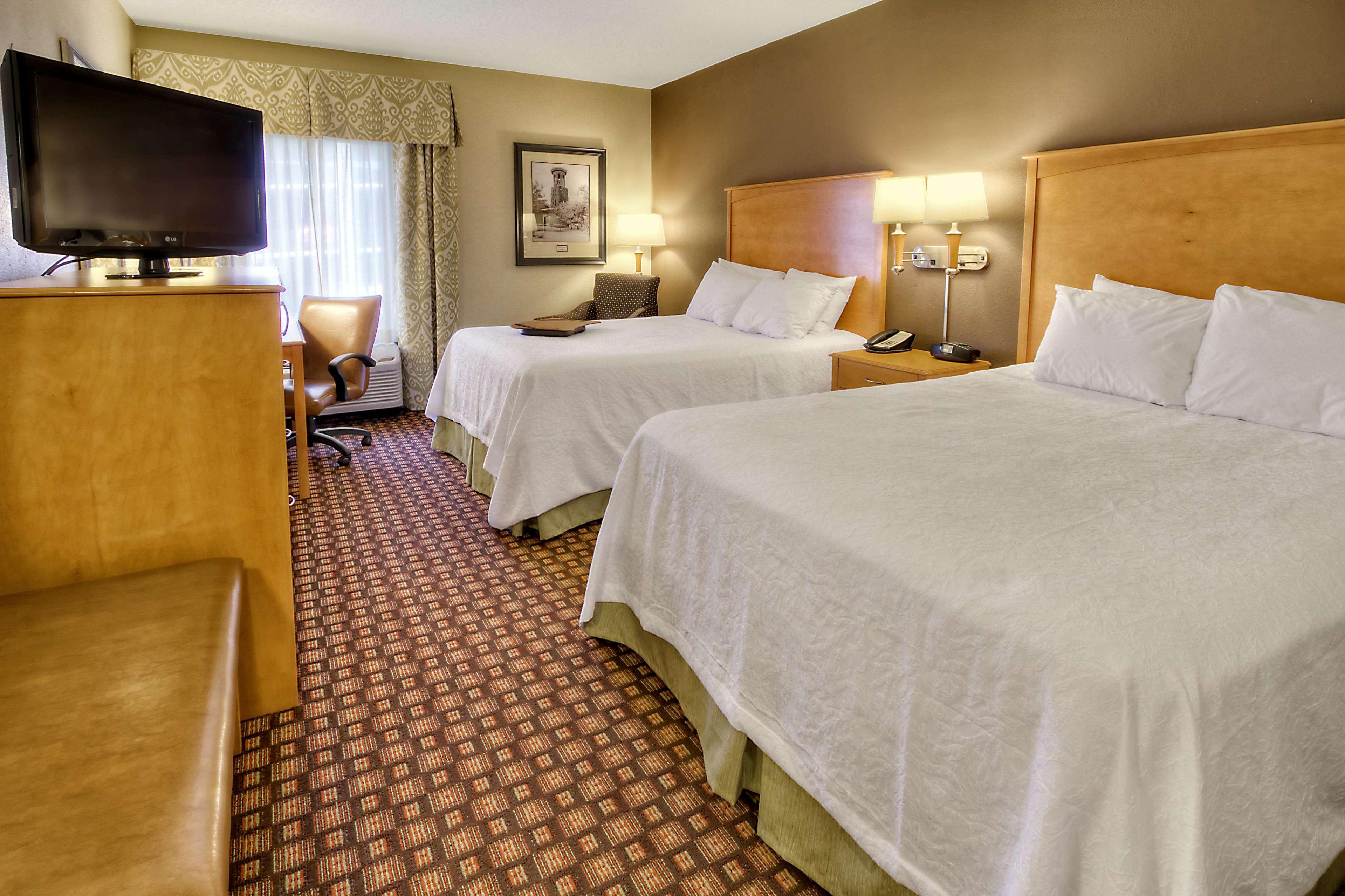 Hampton Inn & Suites Nashville-Vanderbilt-Elliston Place Екстериор снимка