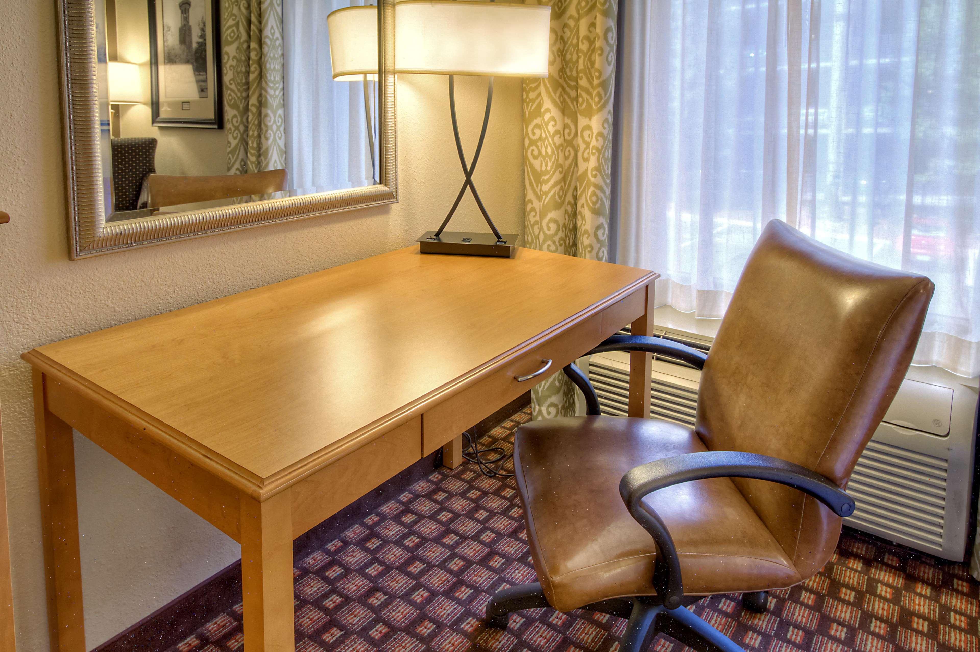 Hampton Inn & Suites Nashville-Vanderbilt-Elliston Place Екстериор снимка