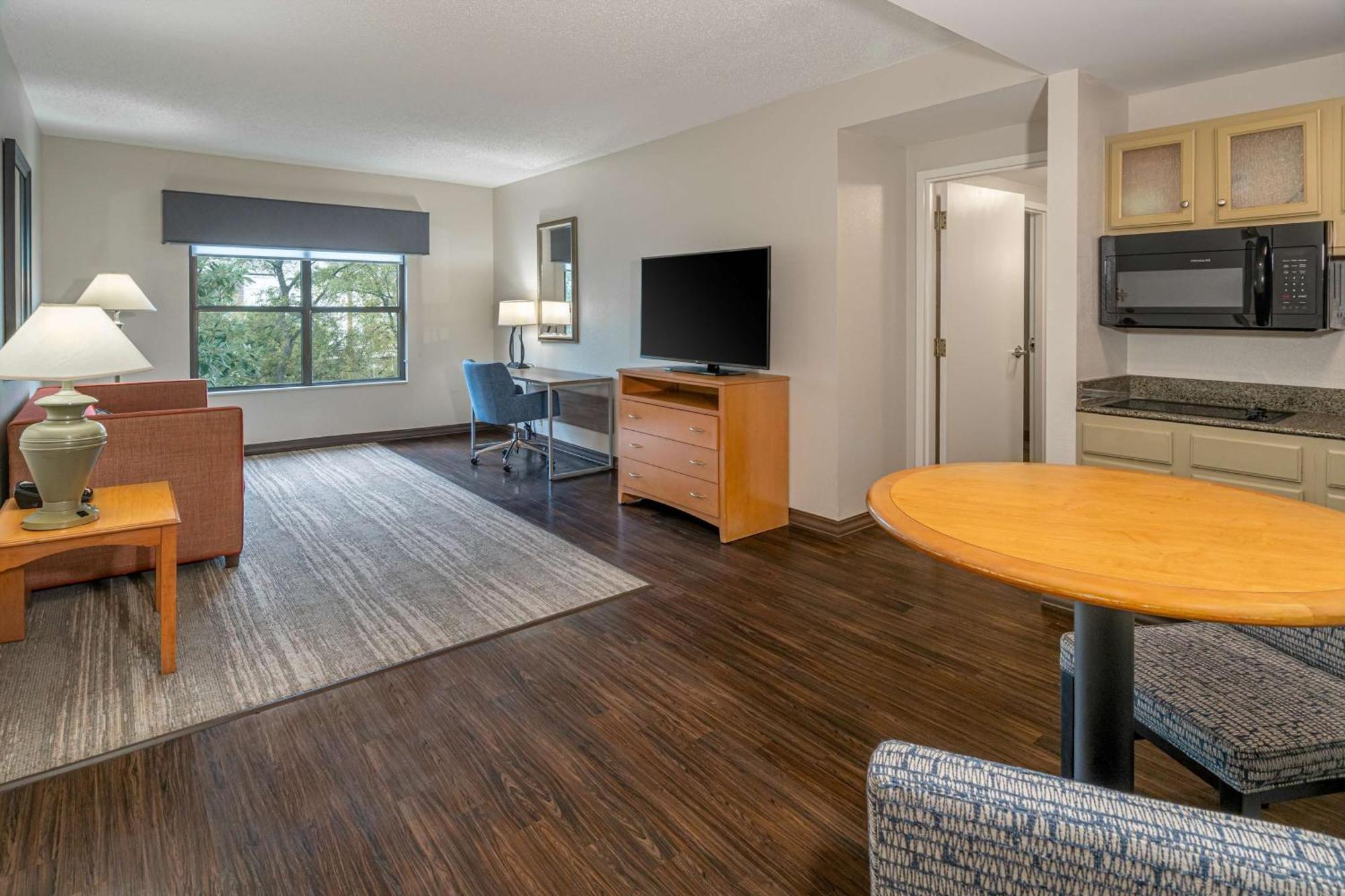 Hampton Inn & Suites Nashville-Vanderbilt-Elliston Place Екстериор снимка