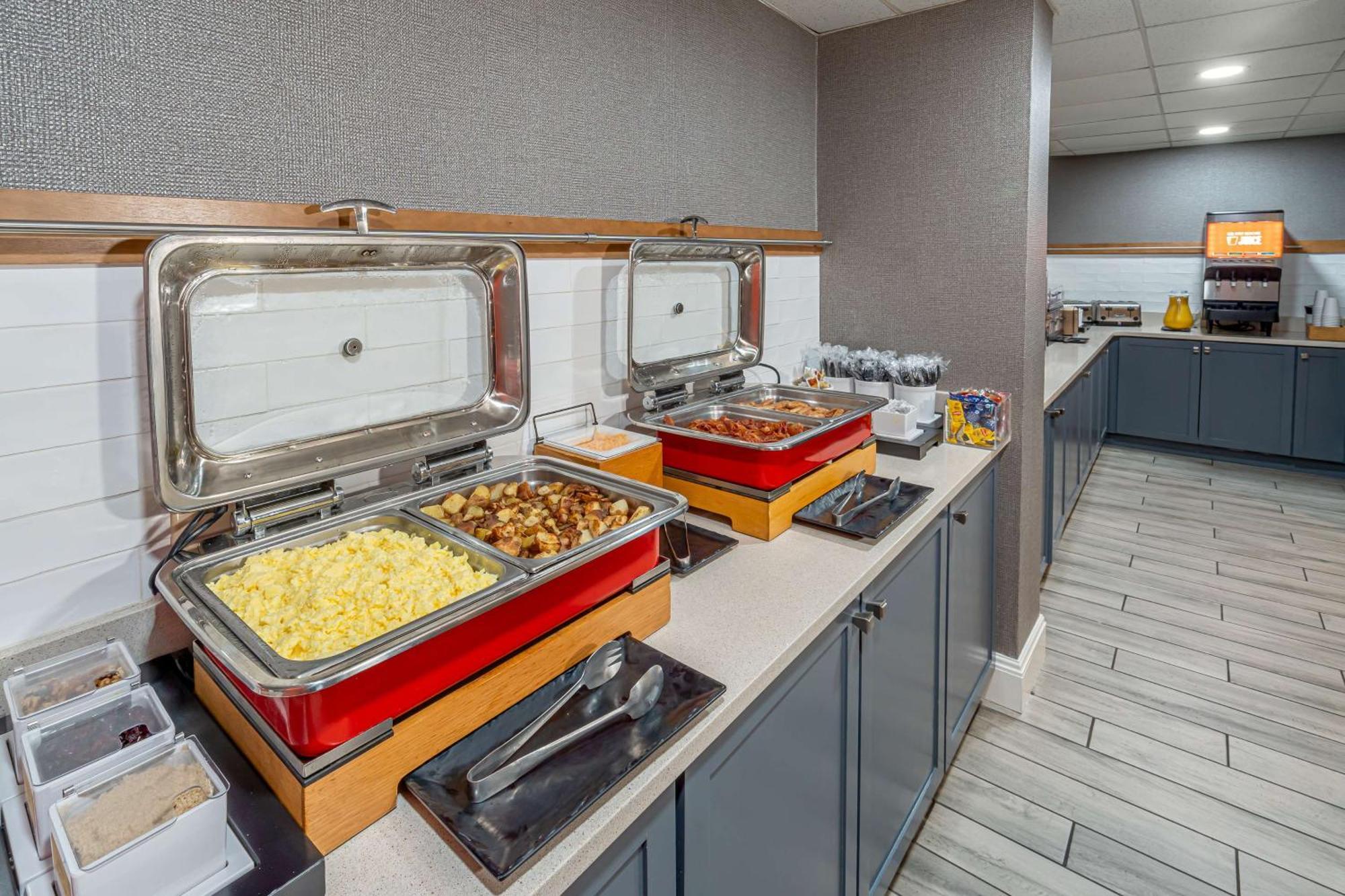 Hampton Inn & Suites Nashville-Vanderbilt-Elliston Place Екстериор снимка