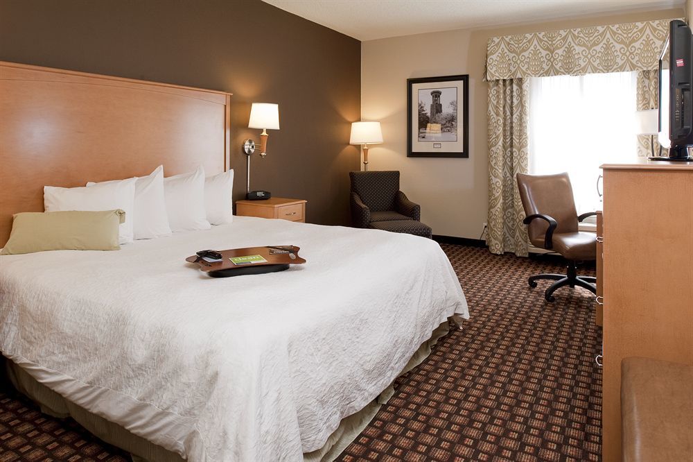 Hampton Inn & Suites Nashville-Vanderbilt-Elliston Place Екстериор снимка